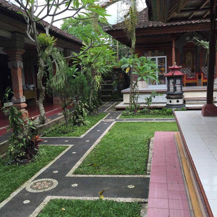 Pondok Ayu Homestay อูบุด ภายนอก รูปภาพ