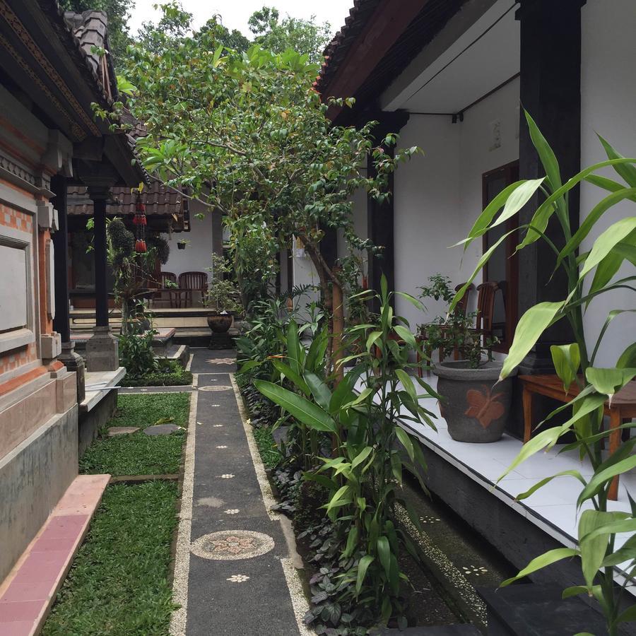 Pondok Ayu Homestay อูบุด ภายนอก รูปภาพ