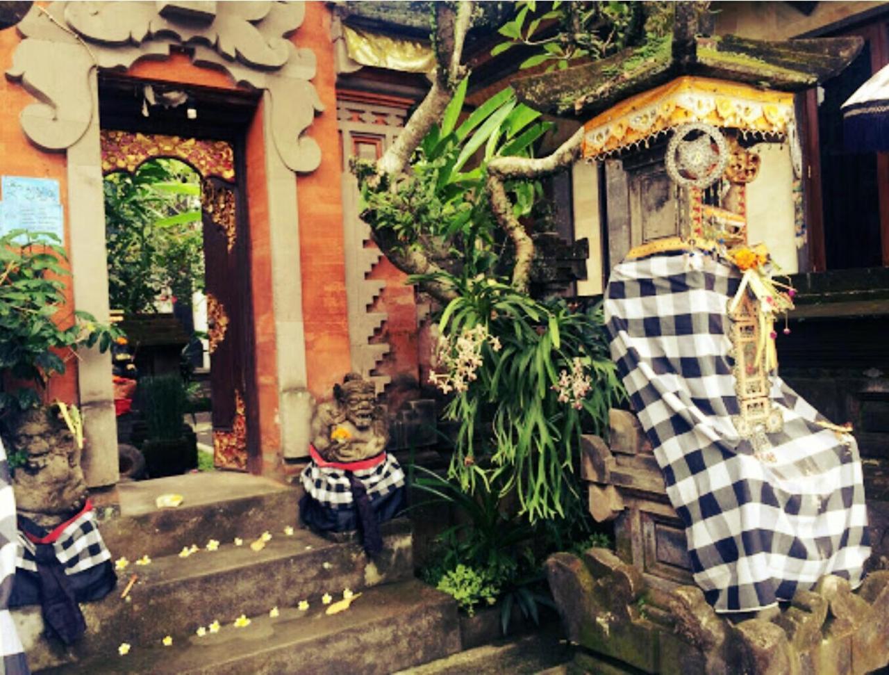 Pondok Ayu Homestay อูบุด ภายนอก รูปภาพ